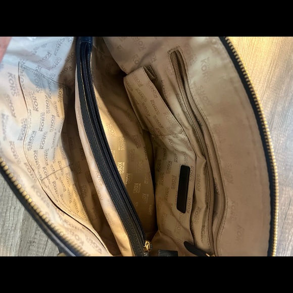 Navy Blue Michael Kors Large Pebbled Leather Satchel Purse - Picture 4 of 10